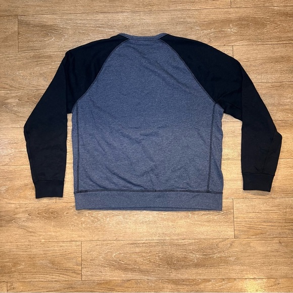 Banana Republic Blue and Black Crewneck Sweater XL - Picture 3 of 3